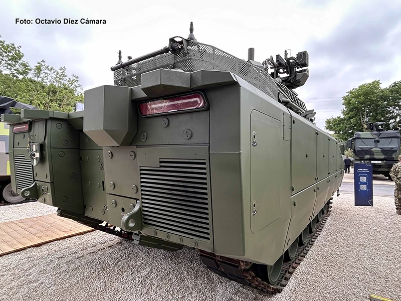La configuración modular de la barcaza del Lynx MKF41 permite conformar un carro medio efectivo como el que ha sido recientemente mostrado en Eurosatory. Foto: Octavio Díez Cámara